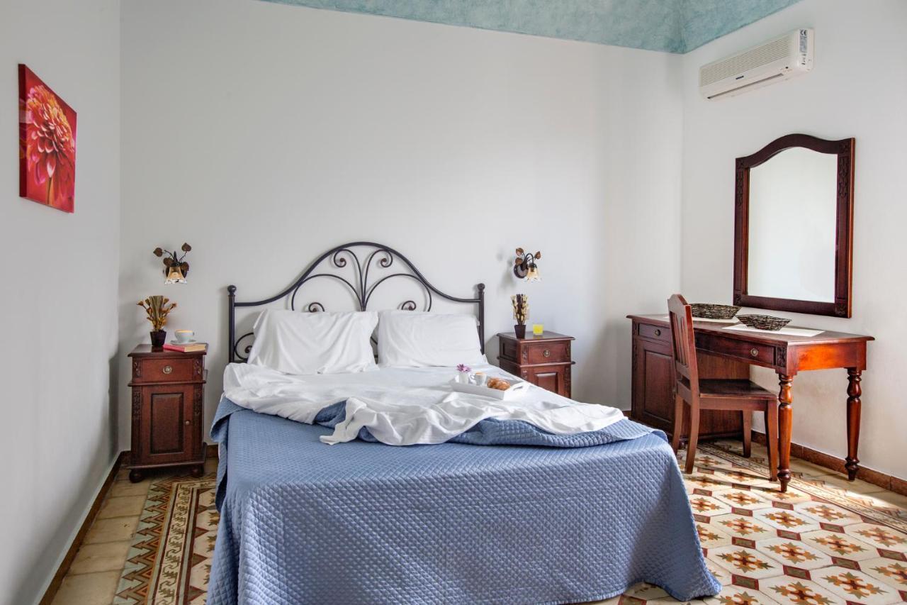 Cala Di Ponente Hotell Castelluzzo Eksteriør bilde