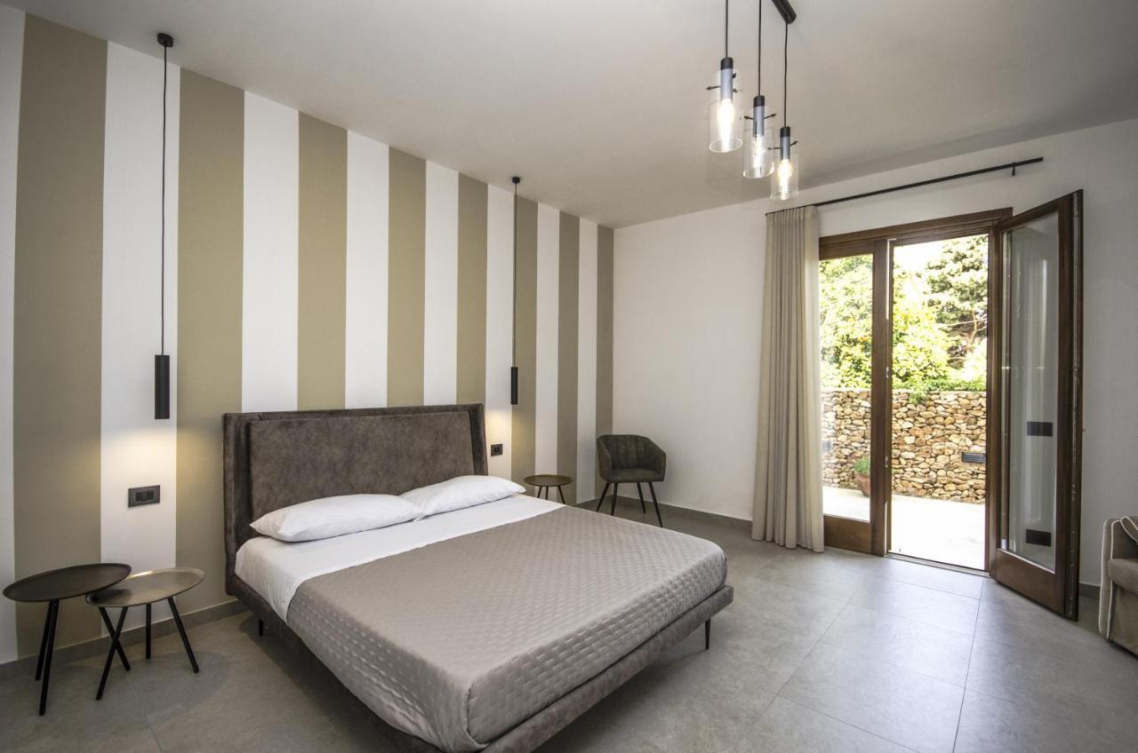 Cala Di Ponente Hotell Castelluzzo Eksteriør bilde