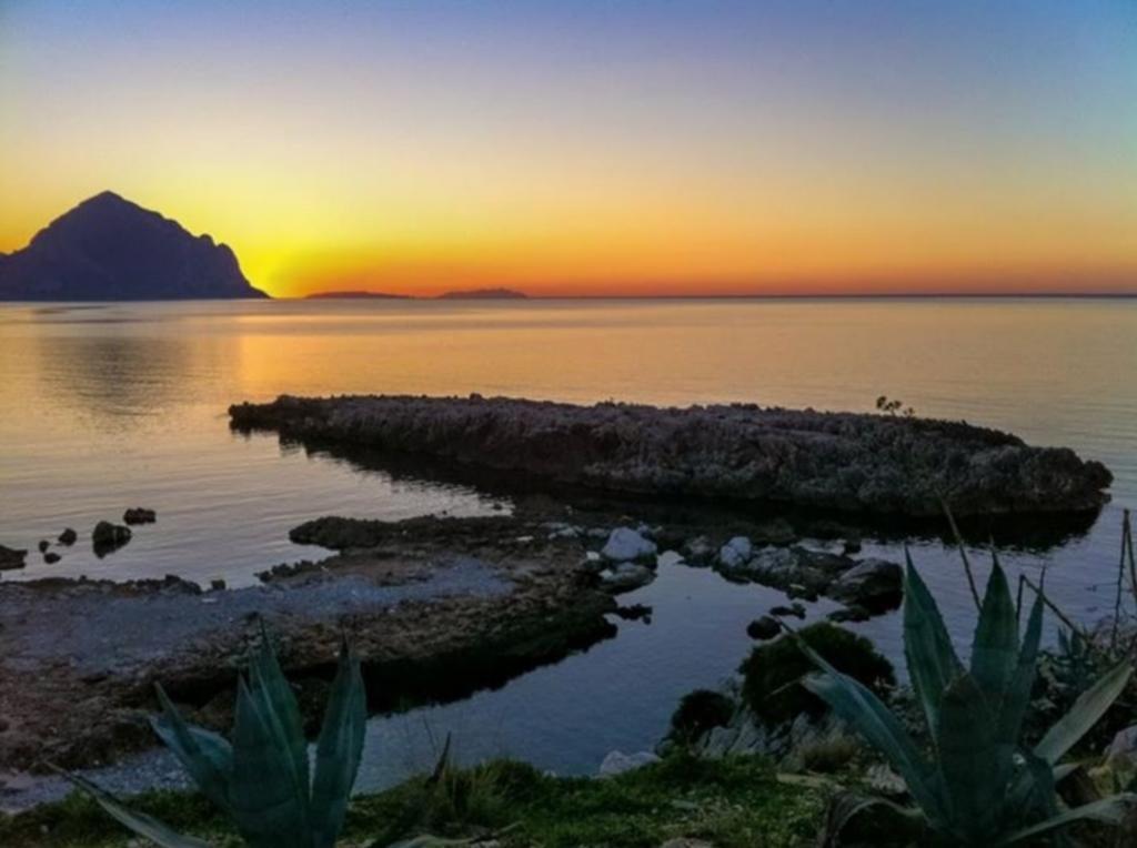 Cala Di Ponente Hotell Castelluzzo Eksteriør bilde