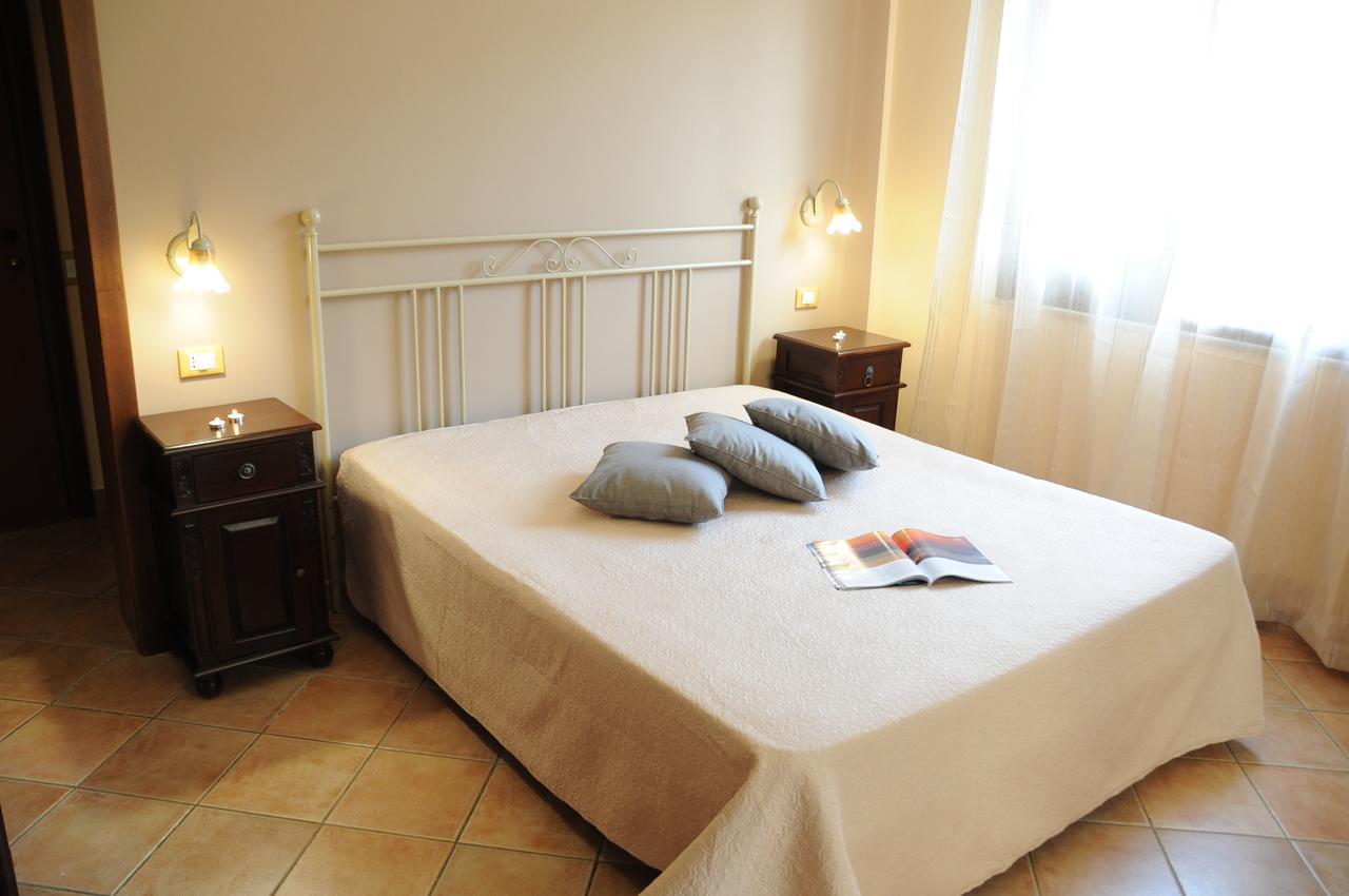 Cala Di Ponente Hotell Castelluzzo Eksteriør bilde