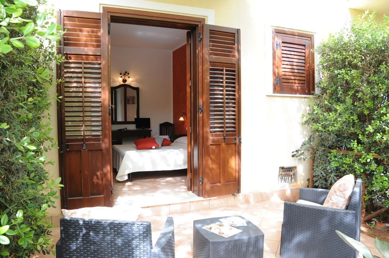 Cala Di Ponente Hotell Castelluzzo Eksteriør bilde