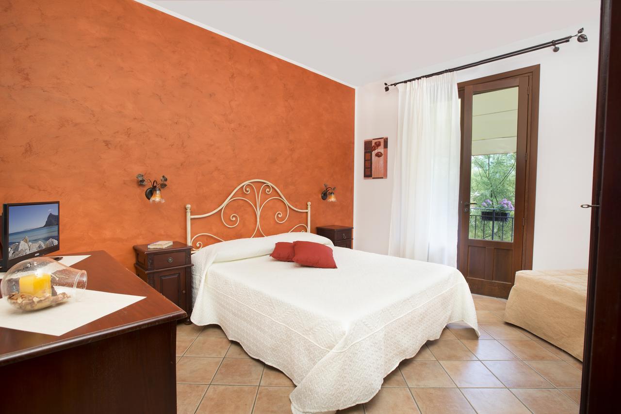 Cala Di Ponente Hotell Castelluzzo Eksteriør bilde