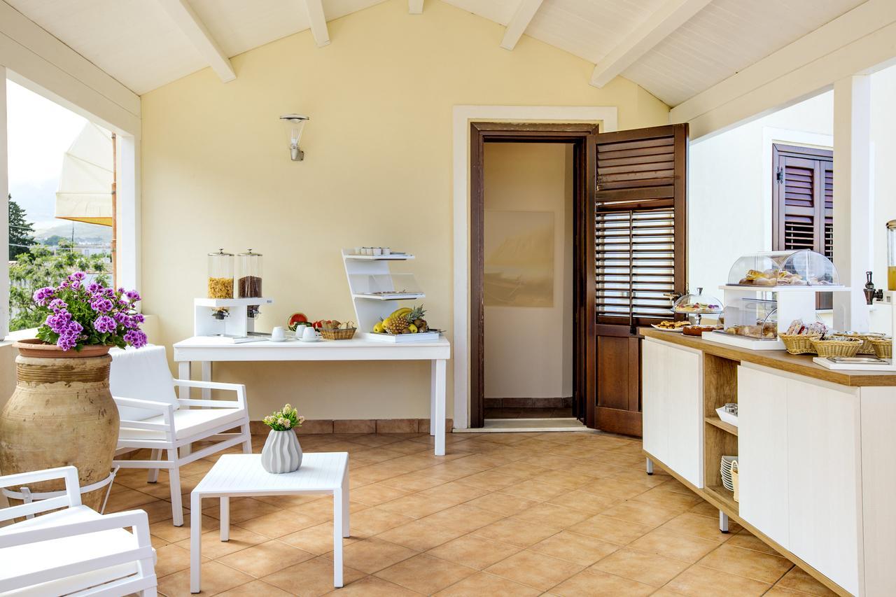 Cala Di Ponente Hotell Castelluzzo Eksteriør bilde